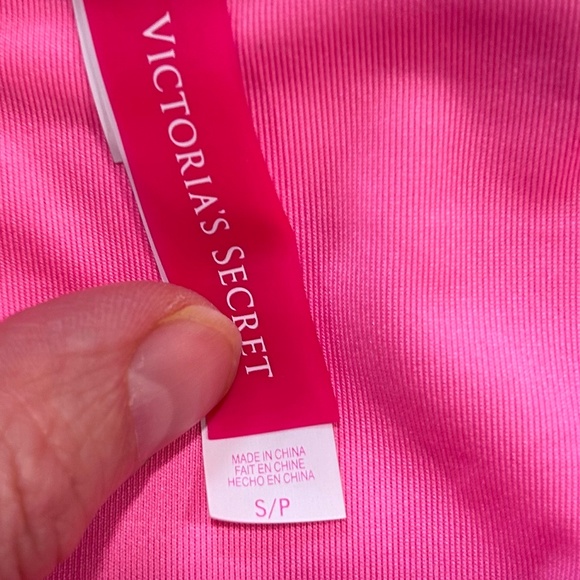 🔴Victoria Secret Bikini Set - Picture 2 of 9